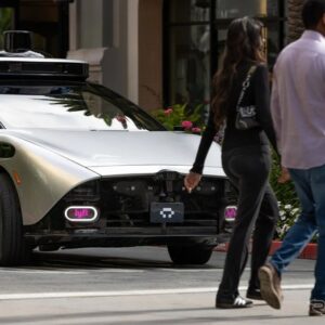 テンサーのレベル4自動運転「ロボカー」をライドシェア大手の米リフトが導入へ