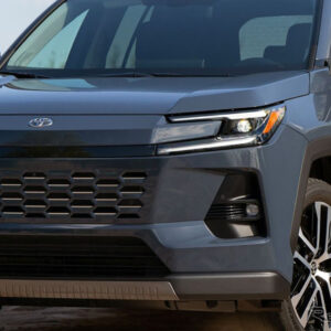 「輸入するの?」トヨタ『RAV4ハイブリッド』新型が先行して米国発売へ!SNSの注目は「ハンマーヘッド顔」