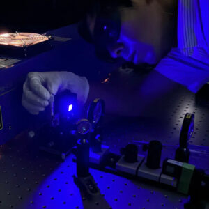 PCSEL研究開発の様子