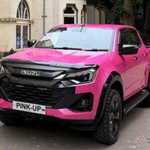 ピンクのいすゞ『D-Max』