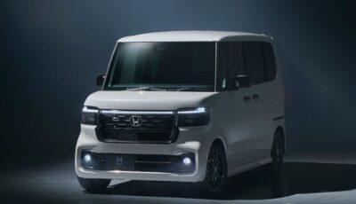 ホンダ N-BOX CUSTOM の「BLACK STYLE」