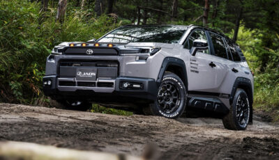 JAOSのトヨタ『RAV4 Adventure』専用カスタムパーツ装着車