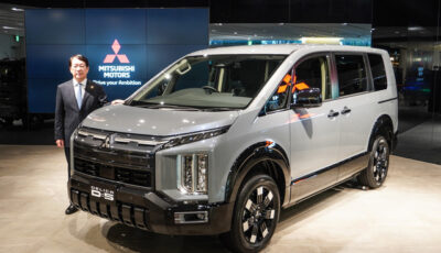 三菱自動車 加藤隆雄社長と新型『デリカD:5』