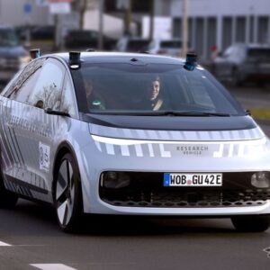 VWのハンドルもペダルもない自動運転研究車両「Gen.Urban」