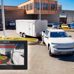 トレーラー衝突警告：新しい運転支援システムが歩行者や縁石、駐車車両などの障害物との衝突を防止