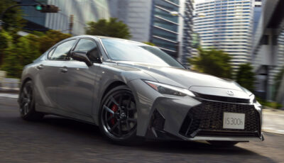 レクサス IS300h 改良新型