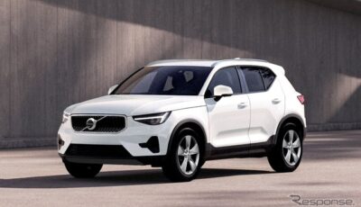 ボルボ XC40 Essential B3 Selection