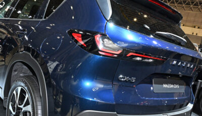 「ネイビーブルーマイカ」を採用したマツダ CX-5 新型（東京オートサロン2026）