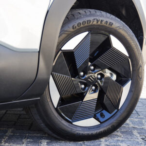 スズキ eビターラに採用されたグッドイヤー「EfficientGrip 2 SUV」