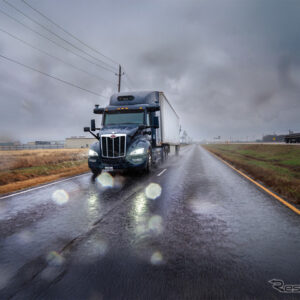 米国のオーロラ・イノベーションの自動運転トラック