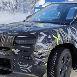 ジープ アベンジャー 改良新型のプロトタイプ