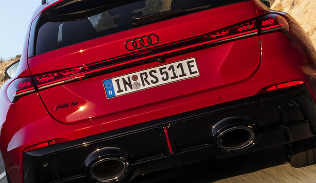 アウディRS 5 アバント新型