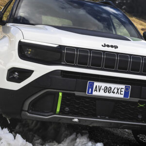 ジープ・アベンジャー 4xe