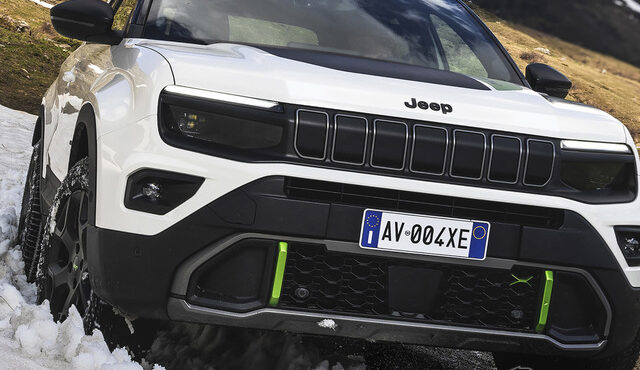 ジープ・アベンジャー 4xe