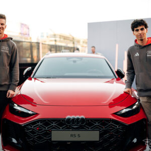 アウディRS 5 アバント新型。ニコ・ヒュルケンベルグとガブリエル・ボルトレート選手と