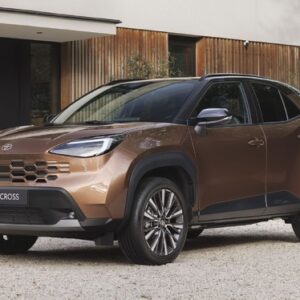 トヨタ『ヤリス クロス』に改良新型、新グリルとLEDヘッドランプで表情刷新…欧州発表