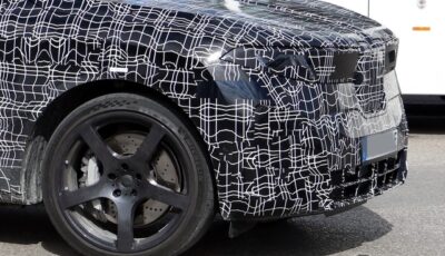 BMW iX5 M70 新型のプロトタイプ