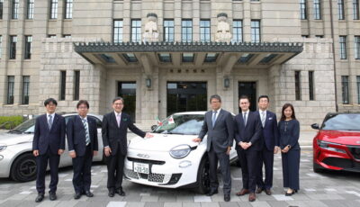 特別なフィアット600eが京都市公用車に