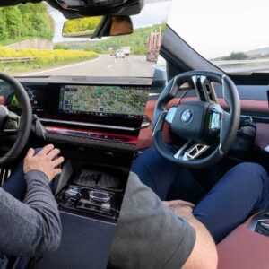 先進運転支援システムの「BMW Highway Assistant」