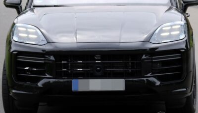 ポルシェ カイエン ターボ E-ハイブリッド 改良新型のプロトタイプ