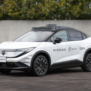 ロボタクシーとして試験運行をおこなうWayveのAI Driverを搭載した日産リーフ