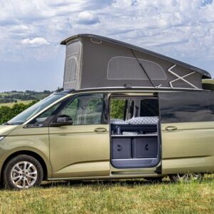 VW『カリフォルニア ビーチ』新型専用の空気注入式キッチンとフレキシブルベッドシステム搭載車